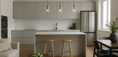 מטבח אפור מינימליסטי פתוח לסלון